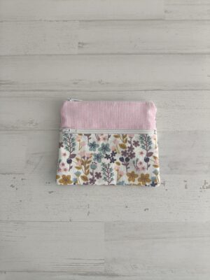 Monedero rosa y flores