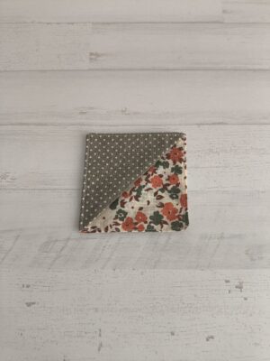 Marcapáginas marrón-lunares